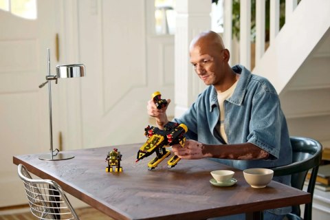LEGO Icons 10355 - Blacktron Renegade