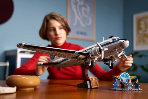 LEGO Icons 11378 - Samolot pasażerski Douglas DC-3 PAN AM