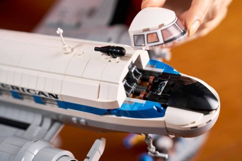 LEGO Icons 11378 - Samolot pasażerski Douglas DC-3 PAN AM