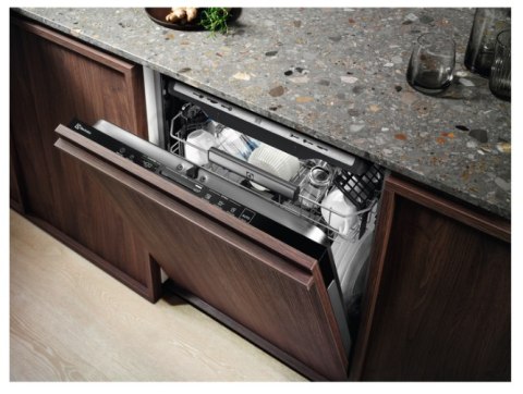 Zmywarka do zabudowy 60 cm ELECTROLUX EEG69420W | klasa C | 15 kpl | TimeBeam | GlassCare | SatelliteClean (OUTLET)
