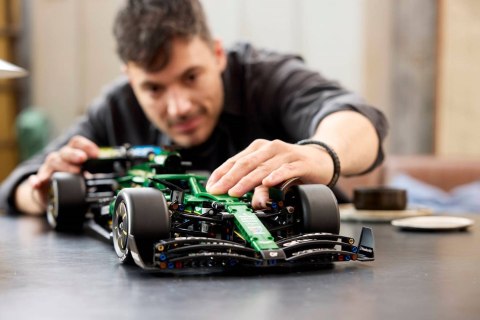 LEGO Technic 42240 - Bolid F1 Aston Martin Aramco AMR25