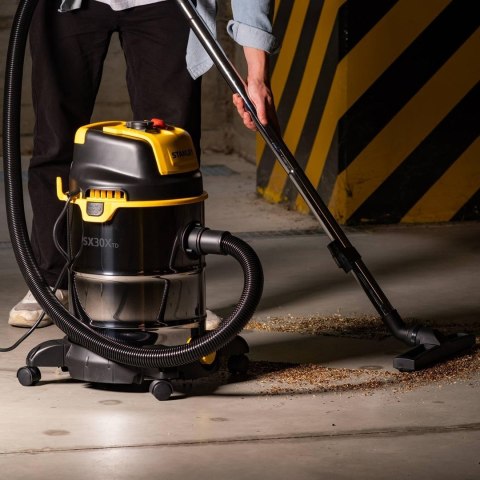 Odkurzacz przemysłowy STANLEY Wet&Dry SXVC30XTDE (1600W; kolor czarny) (OUTLET)