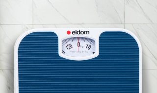 ELDOM MECHANICZNA WAGA ŁAZIENKOWA BR2016N NIEBIESKA DO 130 KG