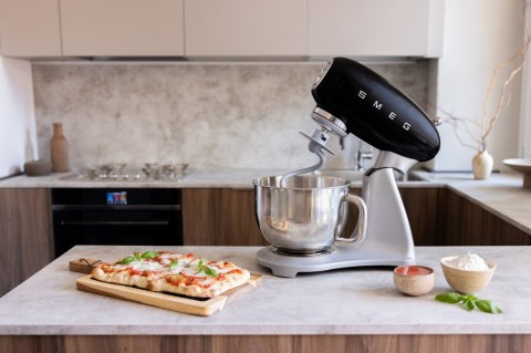 Robot kuchenny SMEG SMF04BLEU