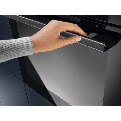 Piekarnik elektryczny Electrolux EOF5C50BZ SurroundCook 600 65 l | termoobieg | grill | kataliza | czarny (OUTLET)