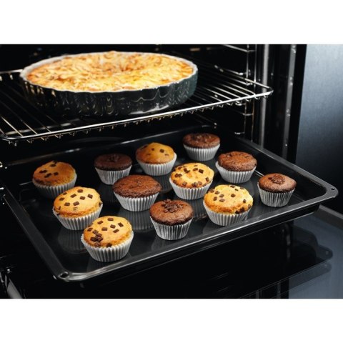 Piekarnik elektryczny Electrolux EOF5C50BZ SurroundCook 600 65 l | termoobieg | grill | kataliza | czarny (OUTLET)