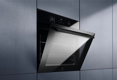 Piekarnik parowy ELECTROLUX EOD6F77WZ 72 l | SteamBake | kataliza | SoftClosing | czarny (OUTLET)
