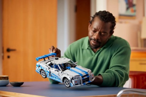 LEGO Technic 42210 - Samochód Nissan Skyline GT-R (R34)
