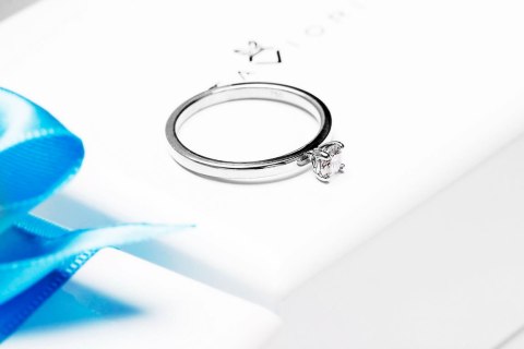 Złoty pierścionek PBD2500 - Diament