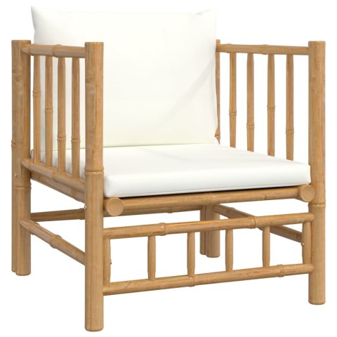 Sofa ogrodowa, kremowe poduszki, bambus