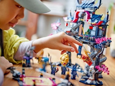 LEGO Ninjago 71813 - Dojo cienia Wilczej Maski