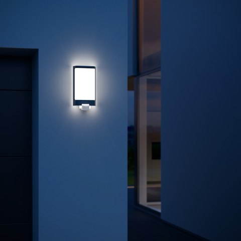 Oprawa elewacyjna z czujnikiem ruchu i zmierzchu Steinel L 240 S PIR 9,3W LED 946lm 3000K IP44 IK07 230V antracyt / stal nierdze