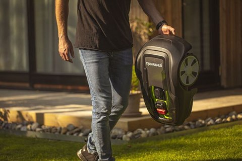 Robot koszący Greenworks Optimow 5 Bluetooth 550 m2