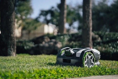 Robot koszący Greenworks Ai Mowbot 12 1200 m2
