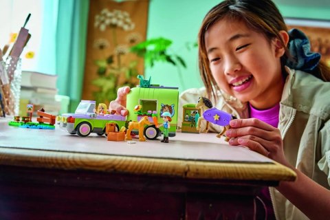 LEGO Friends 42695 Przyczepa do przewozu źrebaków