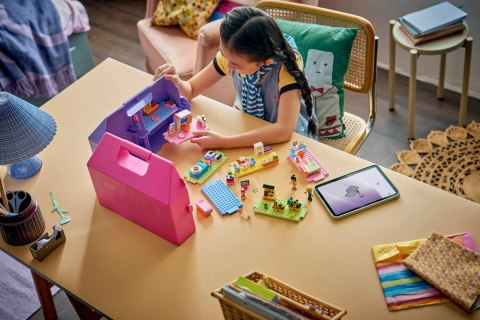 LEGO Friends 42697 - Kreatywna walizka z domkiem dla lalek